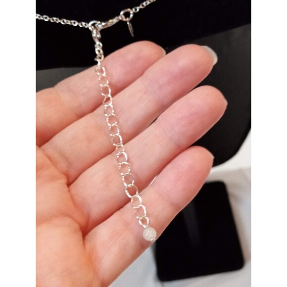 Avon Silvertone Satelite Faceted Acrylic Station Necklace 23" long - Picture 6 of 7